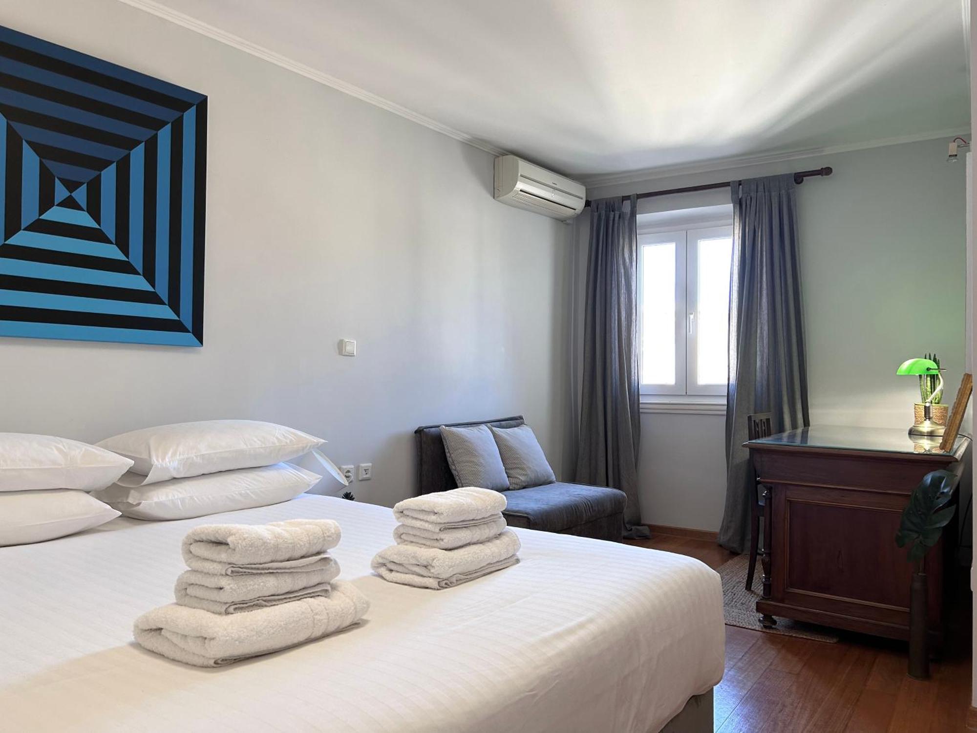 "San Giacomo Square Apt." In The Heart Of Old Town Corfu  Eksteriør bilde