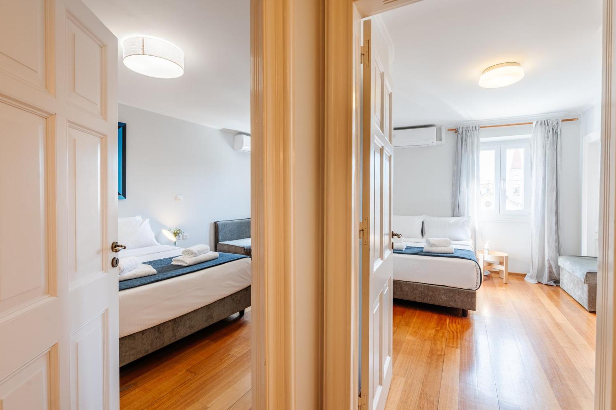 "San Giacomo Square Apt." In The Heart Of Old Town Corfu  Eksteriør bilde